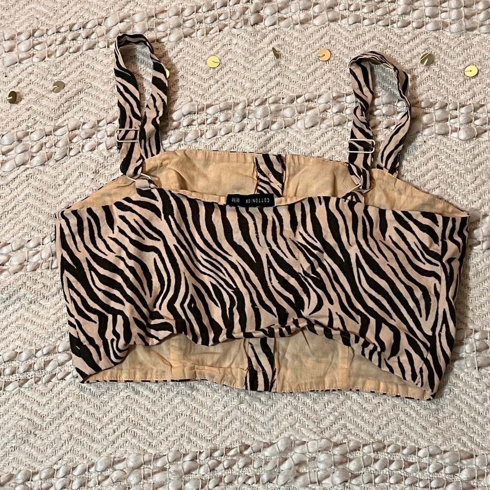 Zebra Style Crop Top - Picture 2 of 2